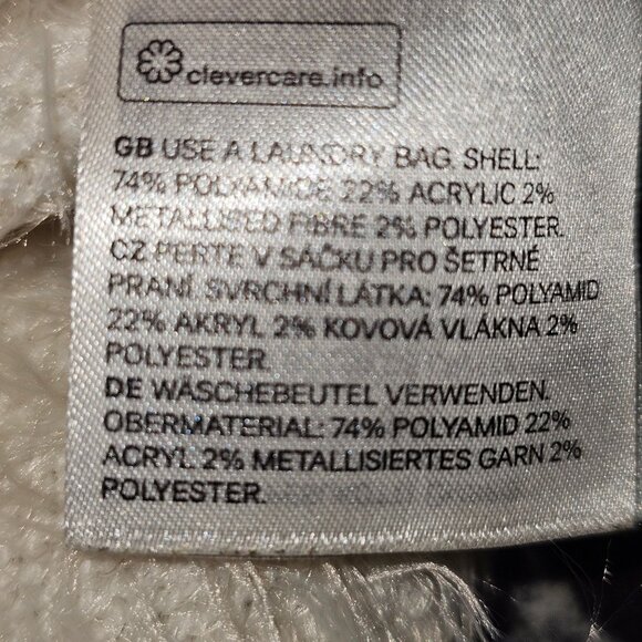 H&M Girls Fuzzy White Sweater With Star Design Size 8-10 - Picture 8 of 8